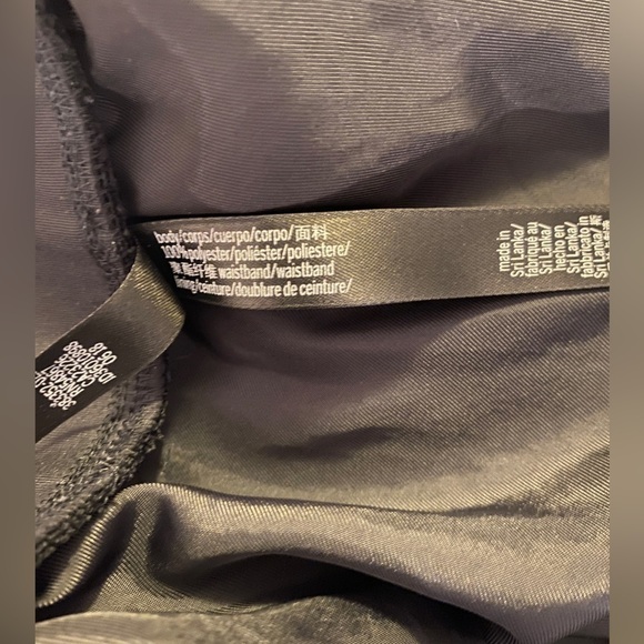 NWOT Victoria Sport Running Shorts Black Ladies Med - Picture 6 of 8